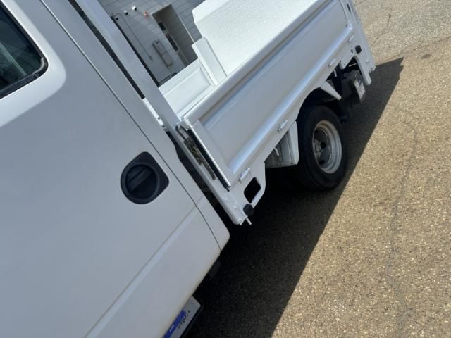 Nissan ATLAS 2013-03 6919880-24