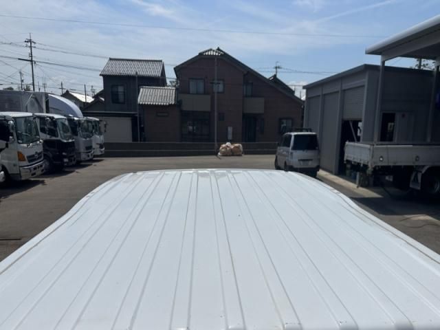 Nissan ATLAS 2013-03 6919880-7