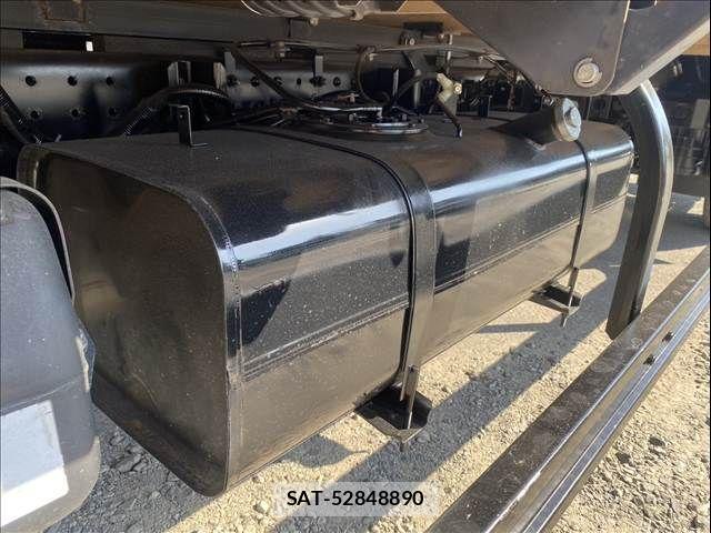 Nissan ATLAS 2018-10 7057465-23