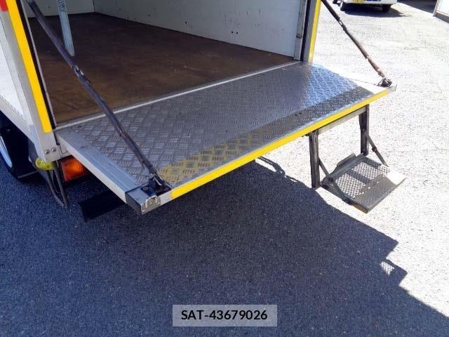 Nissan ATLAS 2016-04 7214922-12
