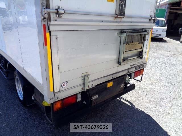 Nissan ATLAS 2016-04 7214922-13