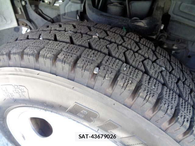 Nissan ATLAS 2016-04 7214922-16