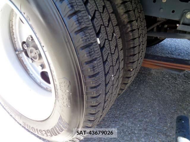 Nissan ATLAS 2016-04 7214922-17
