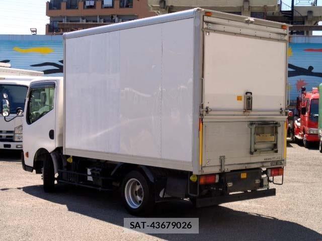 Nissan ATLAS 2016-04 7214922-1