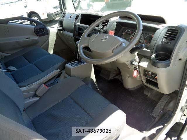 Nissan ATLAS 2016-04 7214922-2