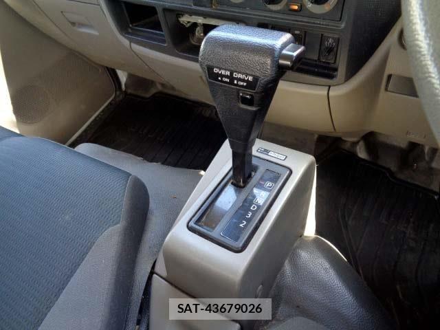 Nissan ATLAS 2016-04 7214922-6