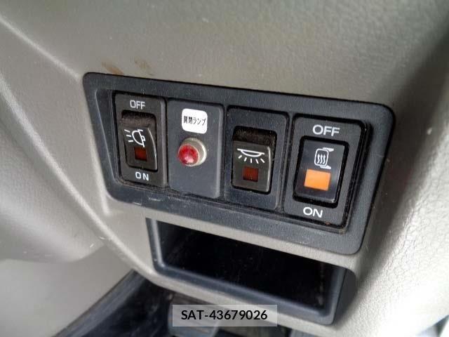 Nissan ATLAS 2016-04 7214922-8