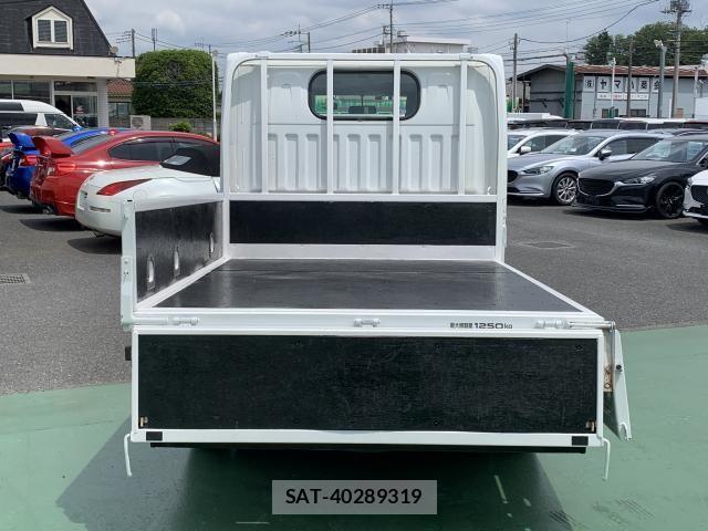 Nissan ATLAS 2021-03 7214923-4