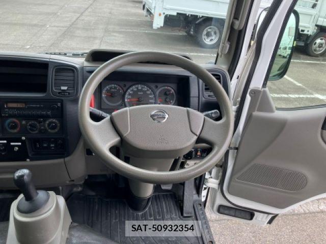 Nissan ATLAS 2016-03 7214921-17