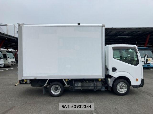Nissan ATLAS 2016-03 7214921-5