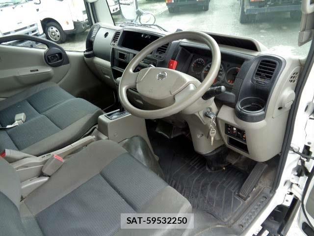 Nissan ATLAS 2016-04 7214920-2