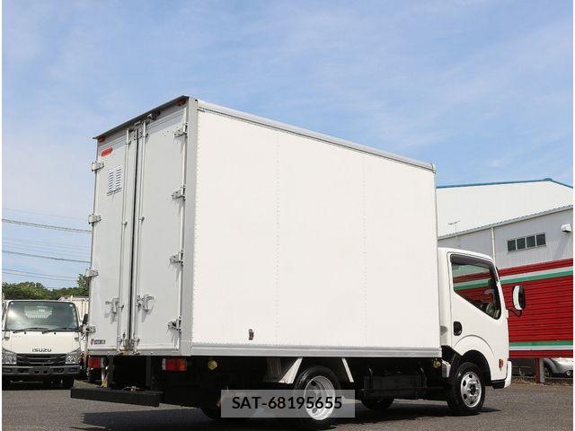 Nissan ATLAS 2016-02 7214919-5
