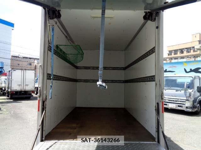 Nissan ATLAS 2016-04 7214925-10