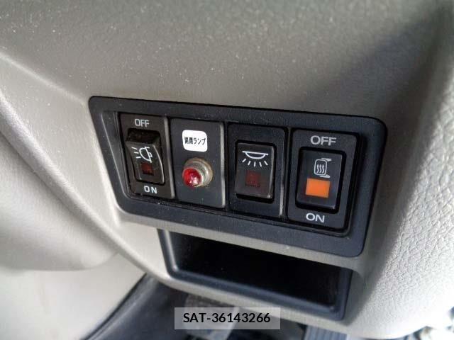 Nissan ATLAS 2016-04 7214925-7