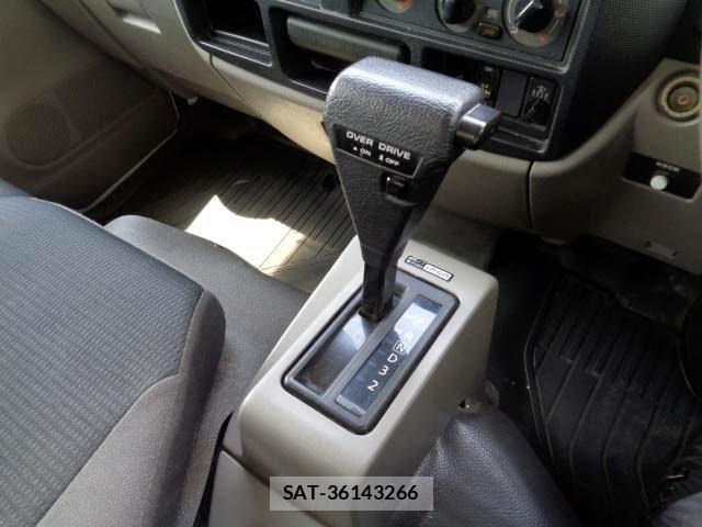 Nissan ATLAS 2016-04 7214925-8
