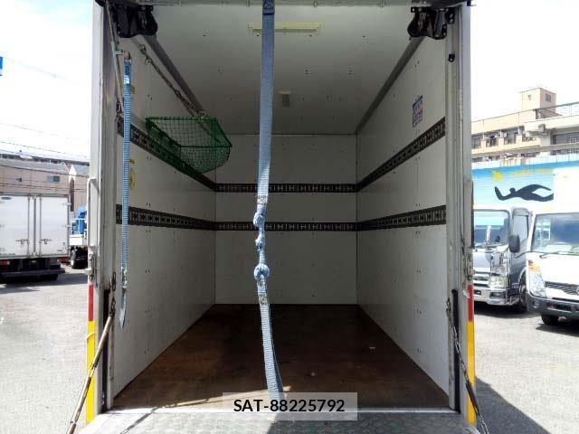 Nissan ATLAS 2016-04 7214924-11