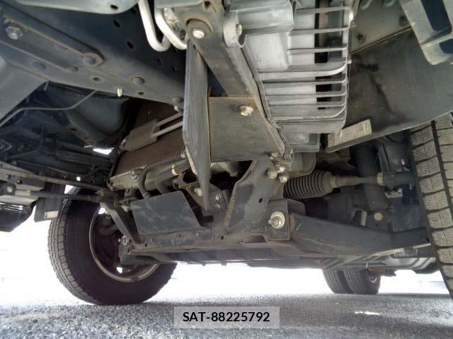Nissan ATLAS 2016-04 7214924-16