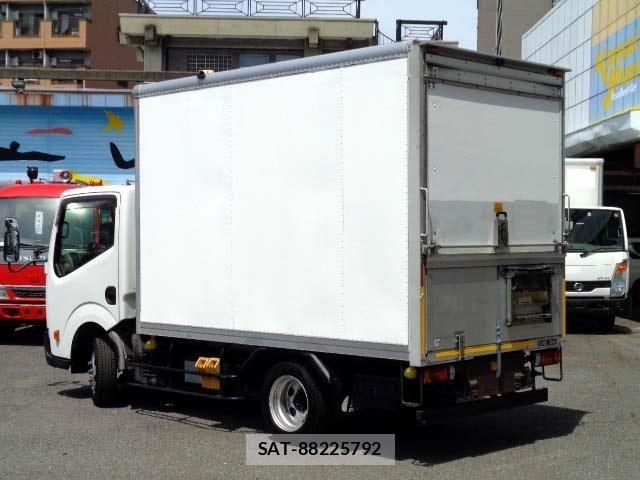 Nissan ATLAS 2016-04 7214924-1