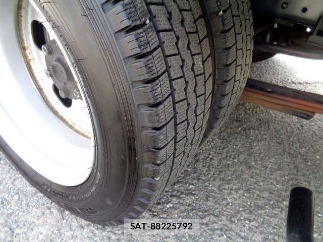Nissan ATLAS 2016-04 7214924-19