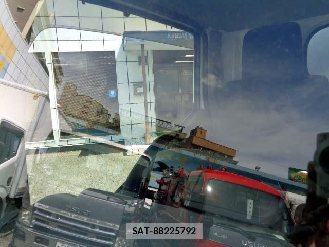 Nissan ATLAS 2016-04 7214924-21