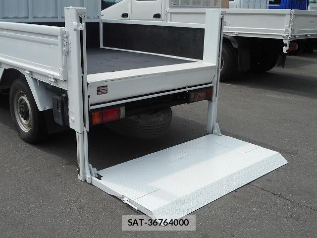 Nissan ATLAS 2014-03 7249820-10