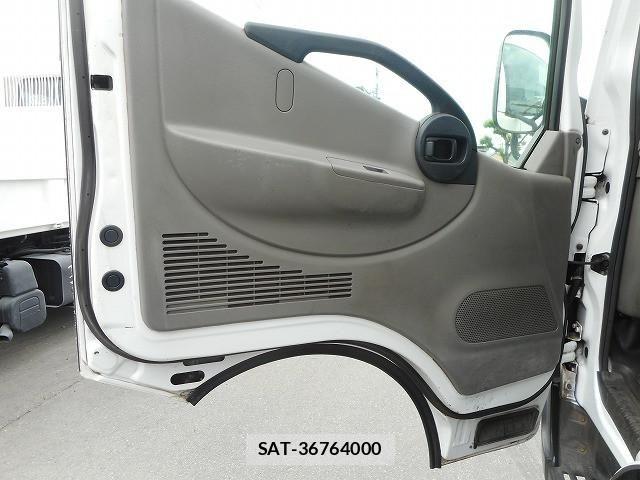 Nissan ATLAS 2014-03 7249820-19