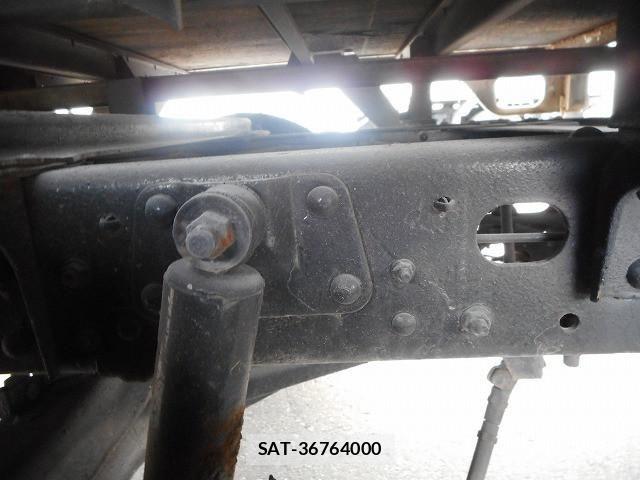 Nissan ATLAS 2014-03 7249820-25