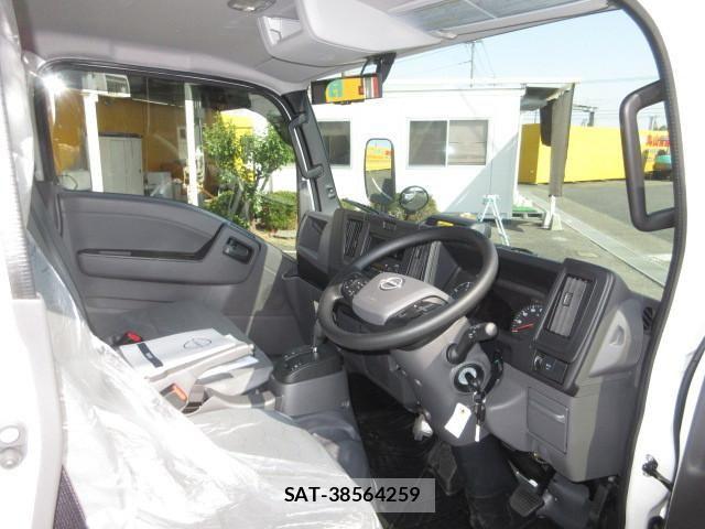 Nissan ATLAS 2026-04 7249814-14