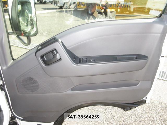 Nissan ATLAS 2026-04 7249814-15