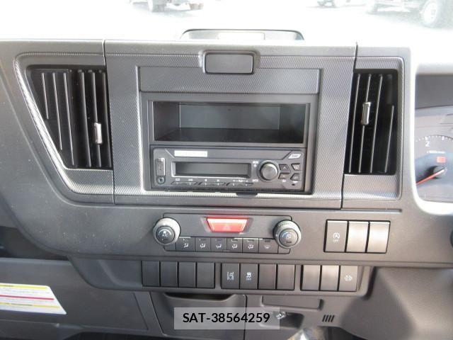 Nissan ATLAS 2026-04 7249814-21