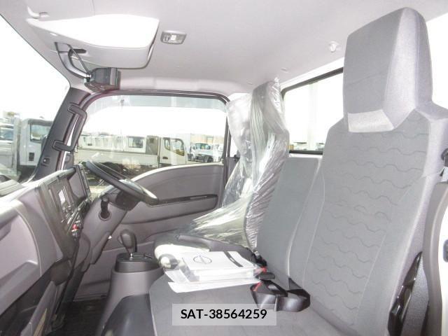 Nissan ATLAS 2026-04 7249814-24