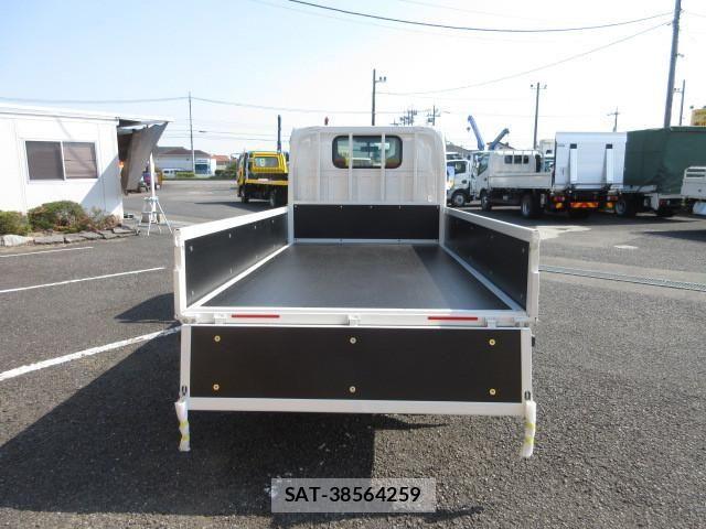Nissan ATLAS 2026-04 7249814-7