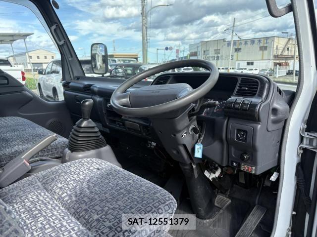 Nissan ATLAS 2005-01 7249810-7