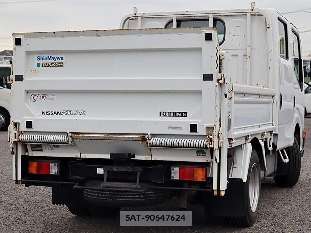 Nissan ATLAS 2017-04 7249815-2