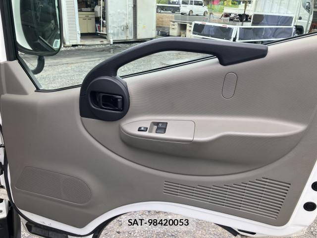 Nissan ATLAS 2019-03 7249816-22