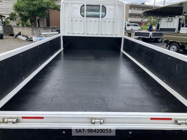 Nissan ATLAS 2019-03 7249816-3