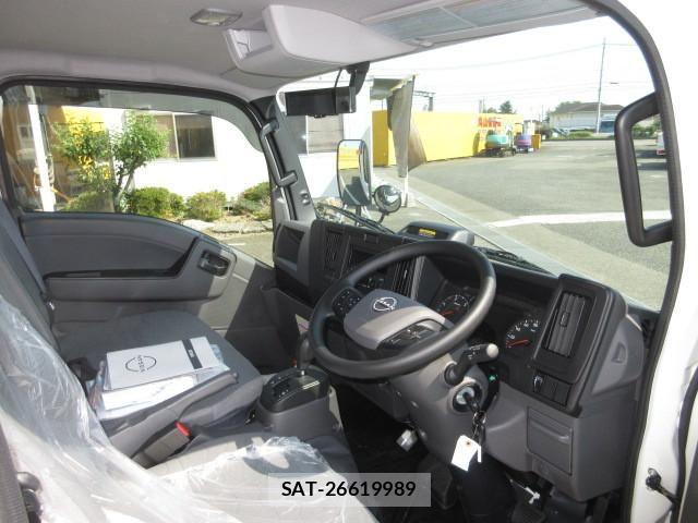 Nissan ATLAS 2026-04 7249811-13