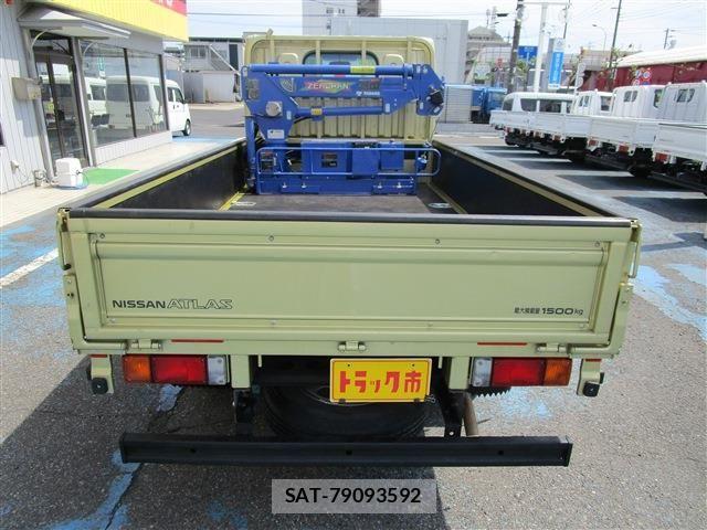 Nissan ATLAS 2017-10 7249812-4
