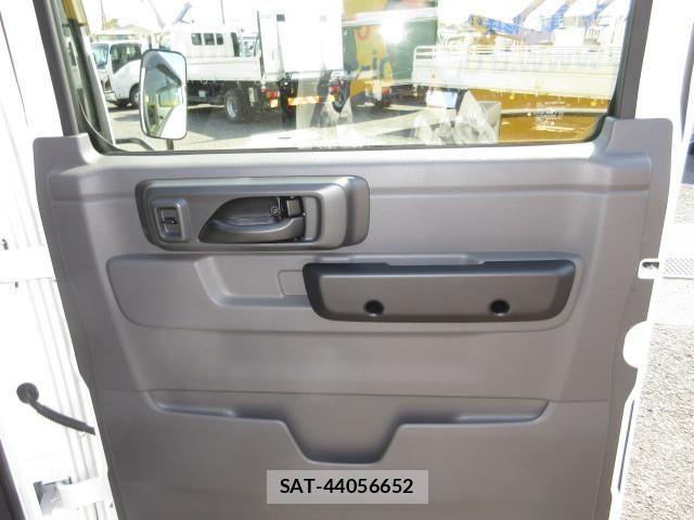 Nissan ATLAS 2026-04 7249596-25