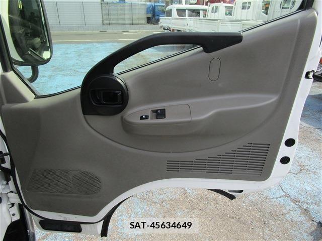 Nissan ATLAS 2012-07 7271532-20