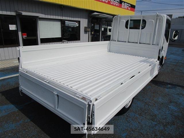 Nissan ATLAS 2012-07 7271532-6