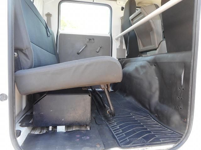 Nissan ATLAS 2014-10 7306650-14