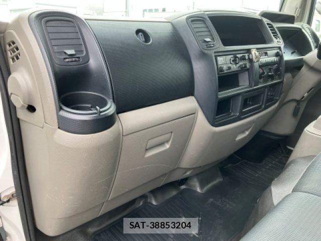 Nissan ATLAS 2016-03 7325687-26