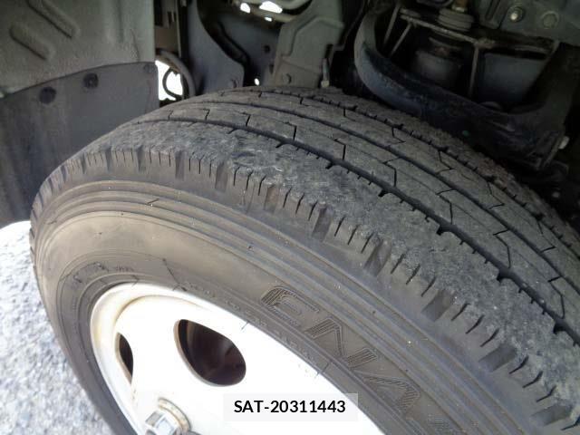 Nissan ATLAS 2015-05 7391377-17