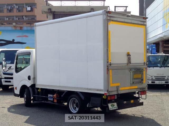Nissan ATLAS 2015-05 7391377-1