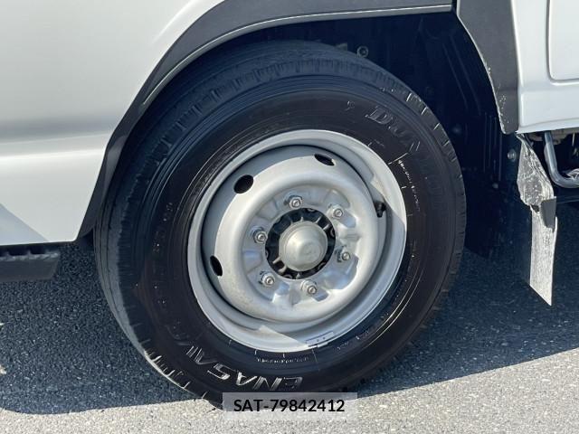 Nissan ATLAS 2020-06 7499548-6