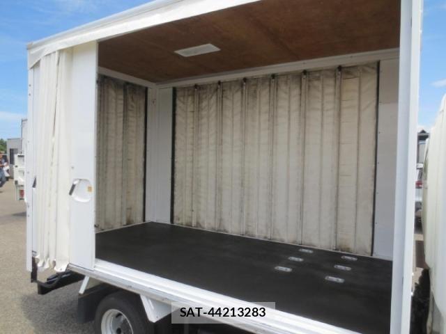 Nissan ATLAS 2015-05 7499556-11