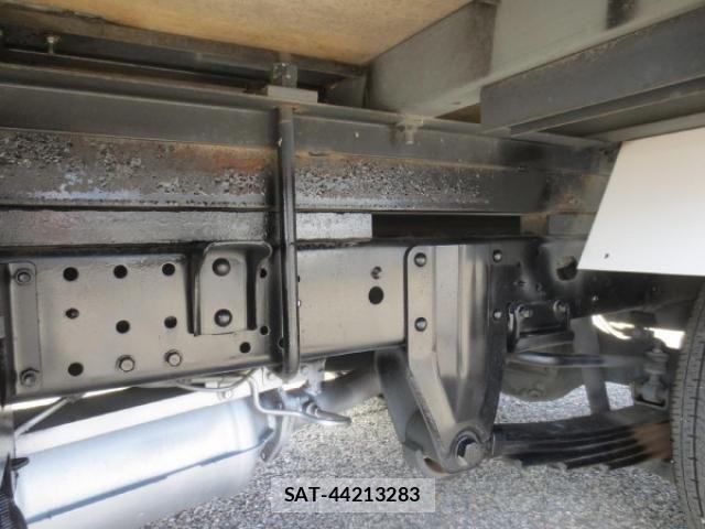 Nissan ATLAS 2015-05 7499556-12