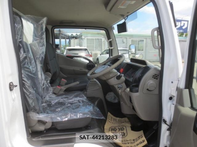 Nissan ATLAS 2015-05 7499556-13