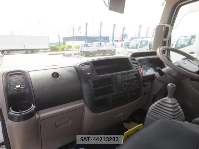 Nissan ATLAS 2015-05 7499556-14